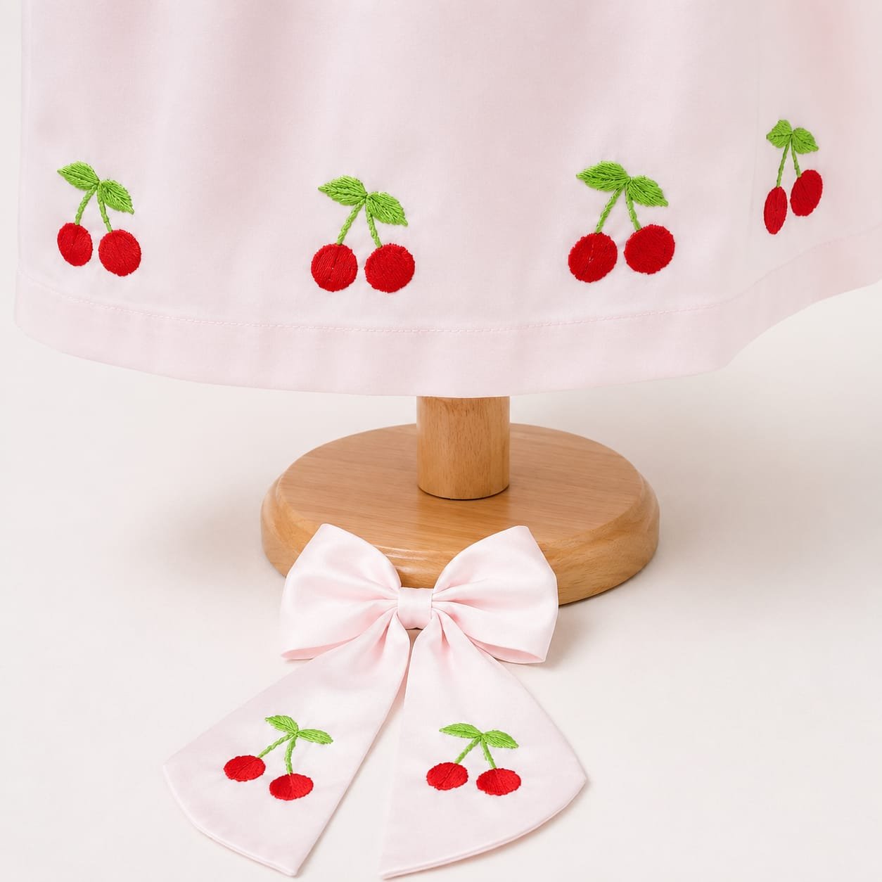 Vestido Cerejinha da Filó Rendeira